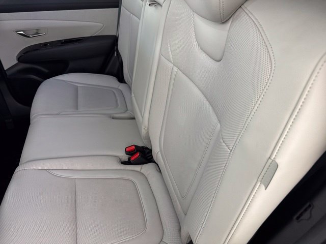 Used 2025 Hyundai Tucson Limited FWD image 24