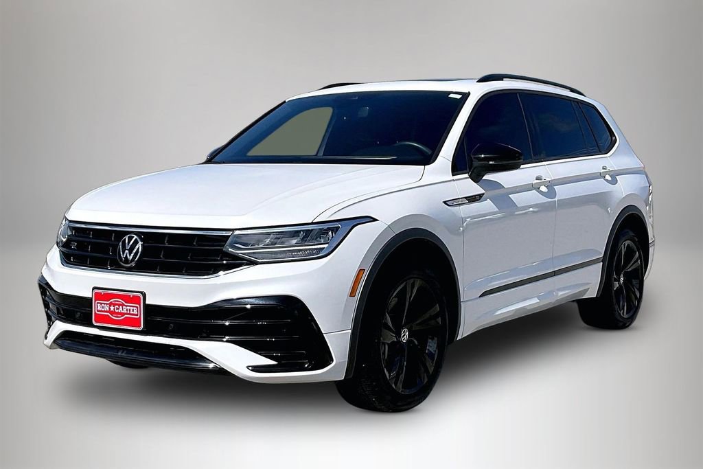 Used 2024 Volkswagen Tiguan SE R-Line image 2