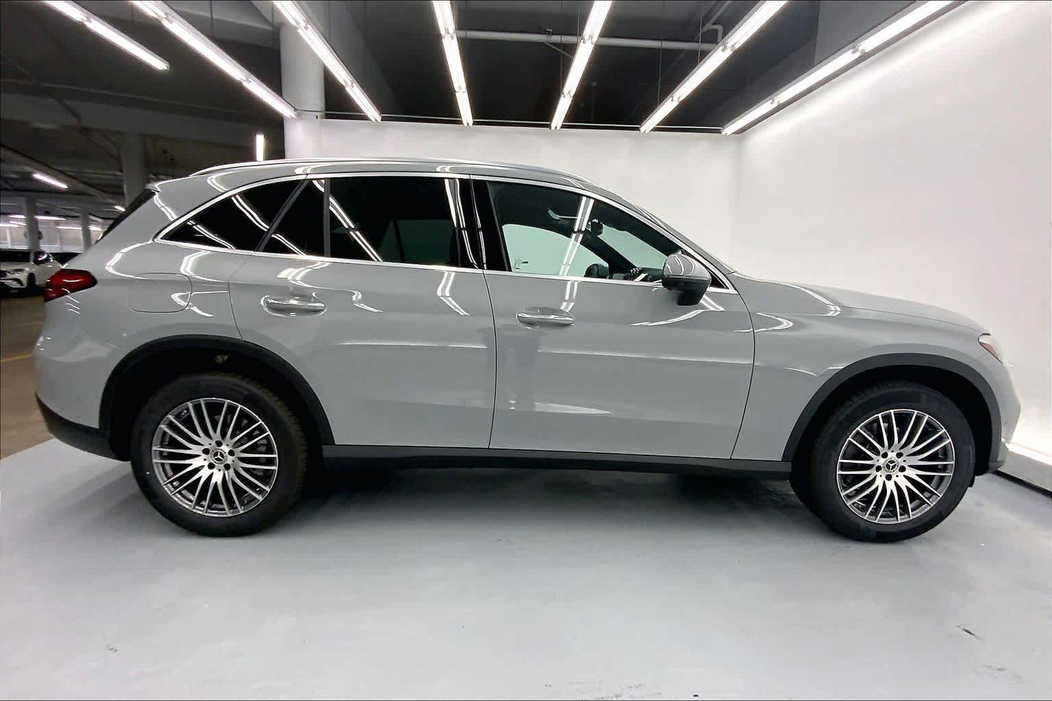 New 2026 Mercedes-Benz GLC 300 image 9