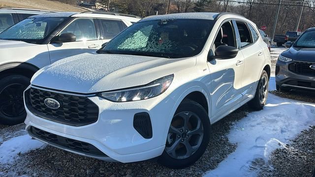 Used 2024 Ford Escape ST-Line image 2