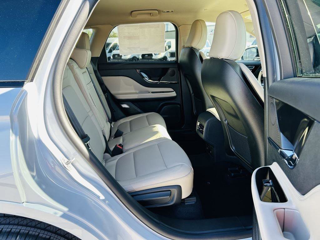 New 2026 Lincoln Corsair Premiere image 35