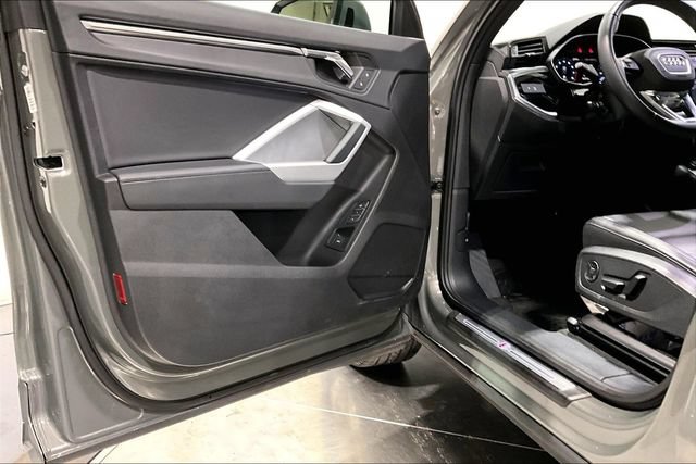 Used 2024 Audi Q3 2.0T Premium w/ Convenience Package AWD/4WD image 11