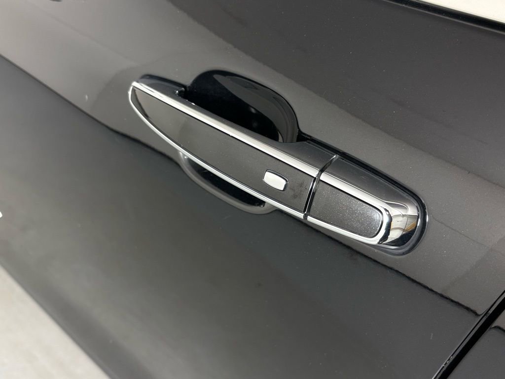 Used 2023 Chevrolet Equinox Premier image 14