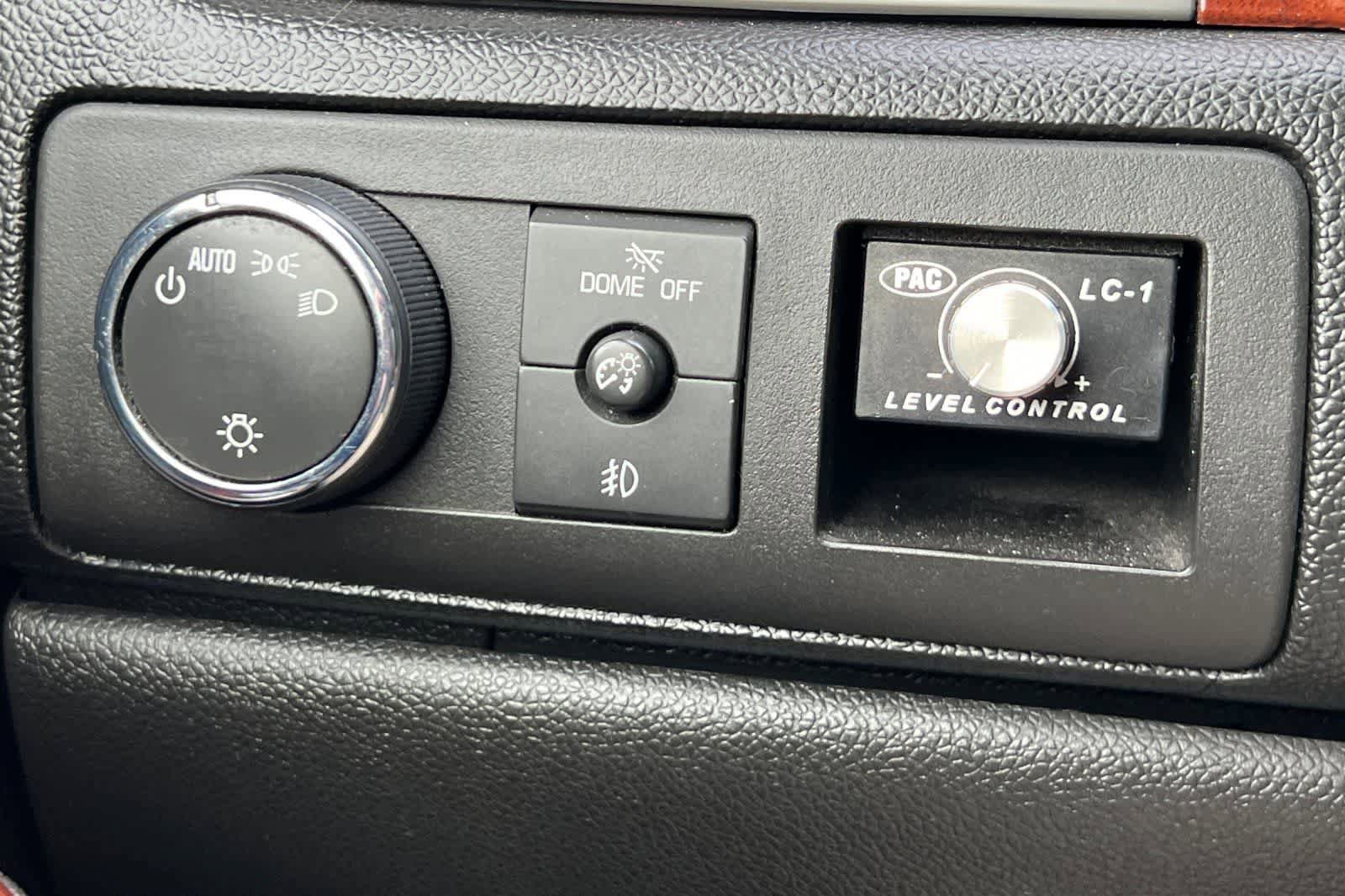 Used 2012 Chevrolet Avalanche LT image 32
