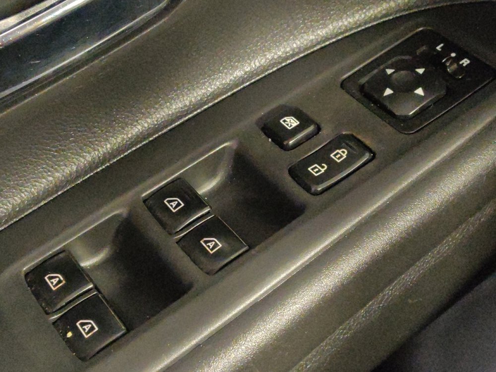 Used 2020 Mitsubishi Outlander ES image 27