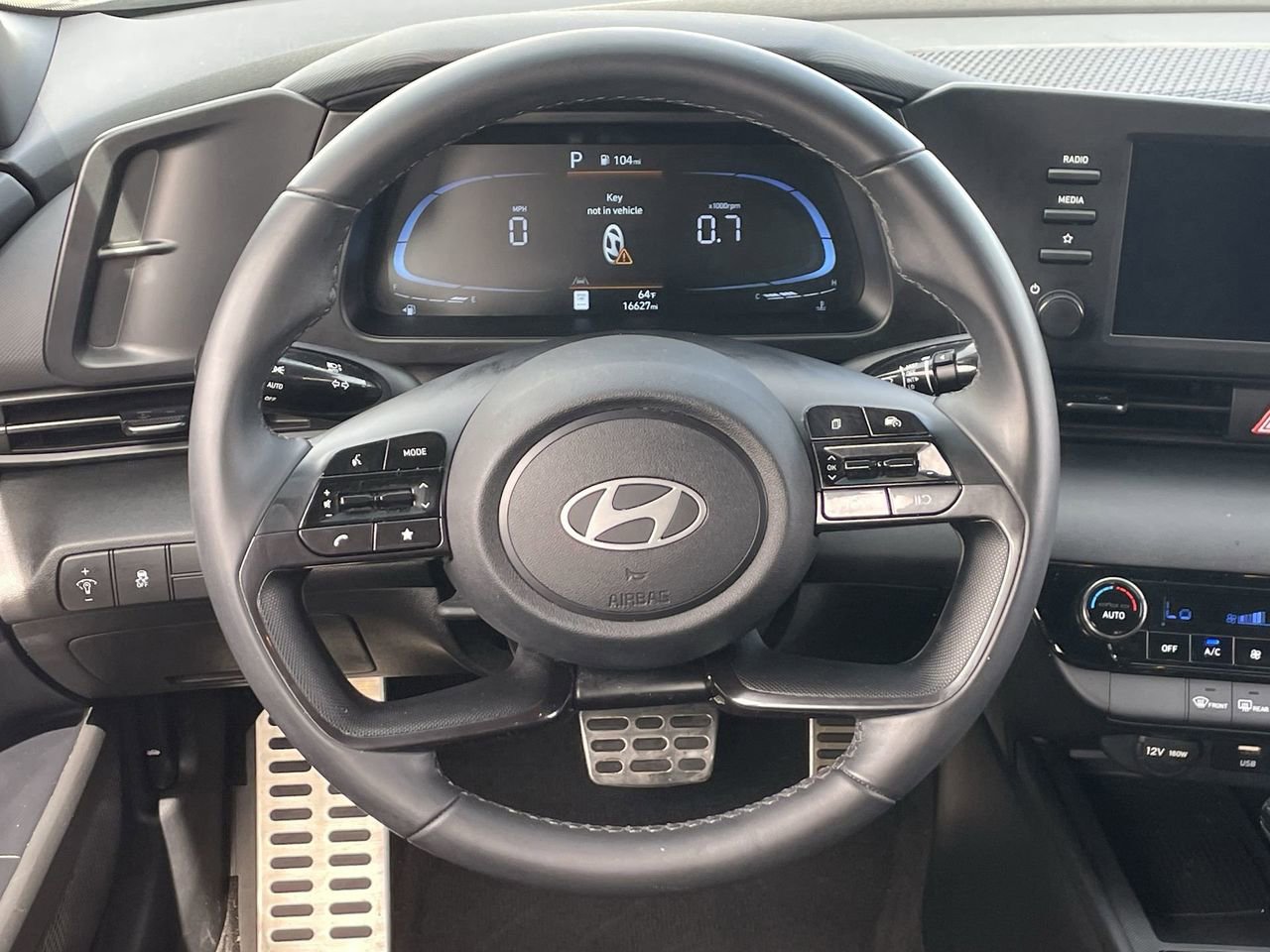 Certified 2025 Hyundai Elantra Sport image 21