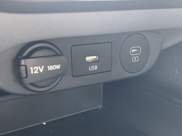 Used 2024 Hyundai Elantra SEL image 27