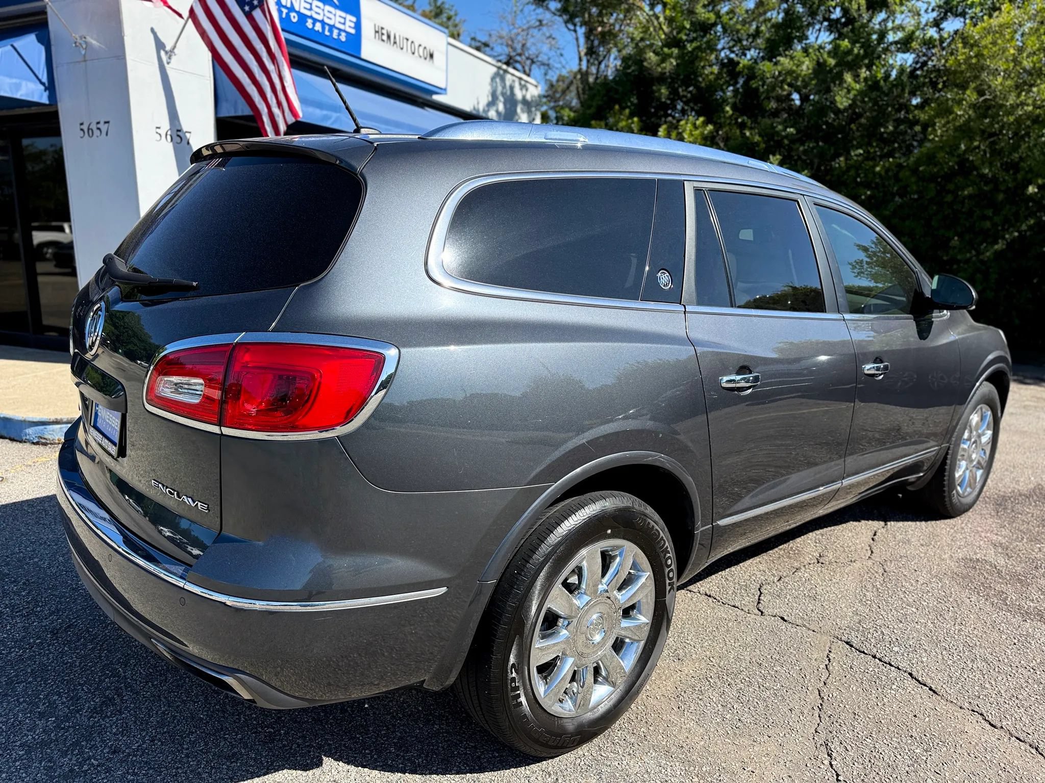 Used 2014 Buick Enclave Leather FWD image 3