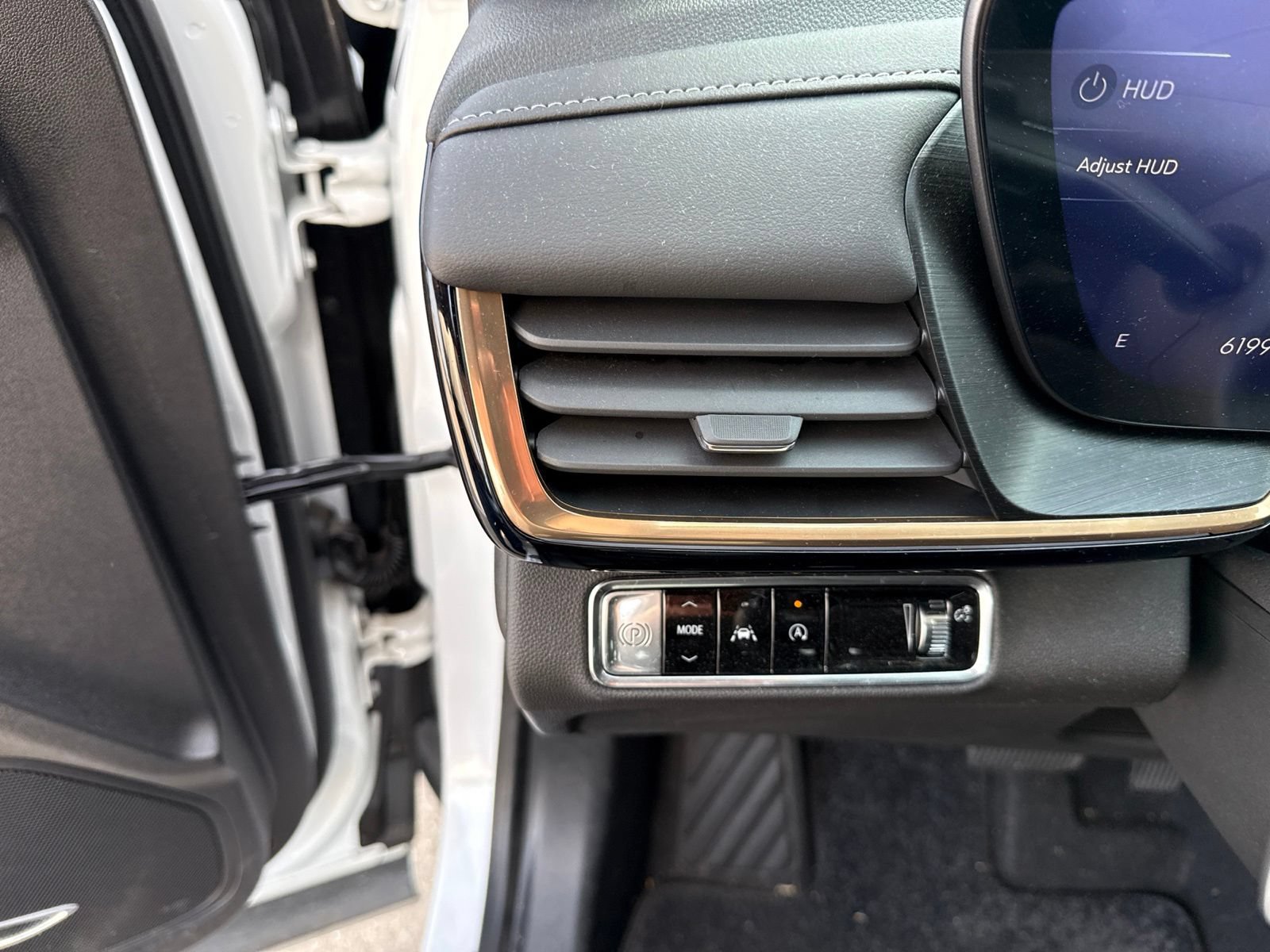 Used 2024 Buick Envision Avenir AWD/4WD image 18
