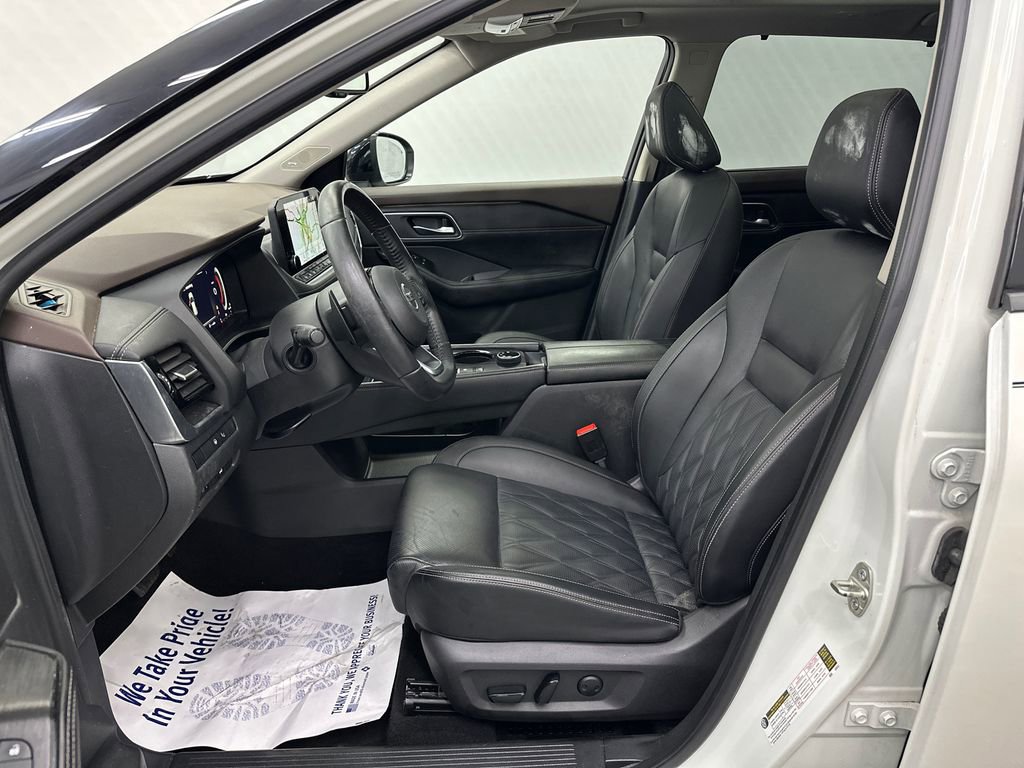 Used 2021 Nissan Rogue Platinum image 9