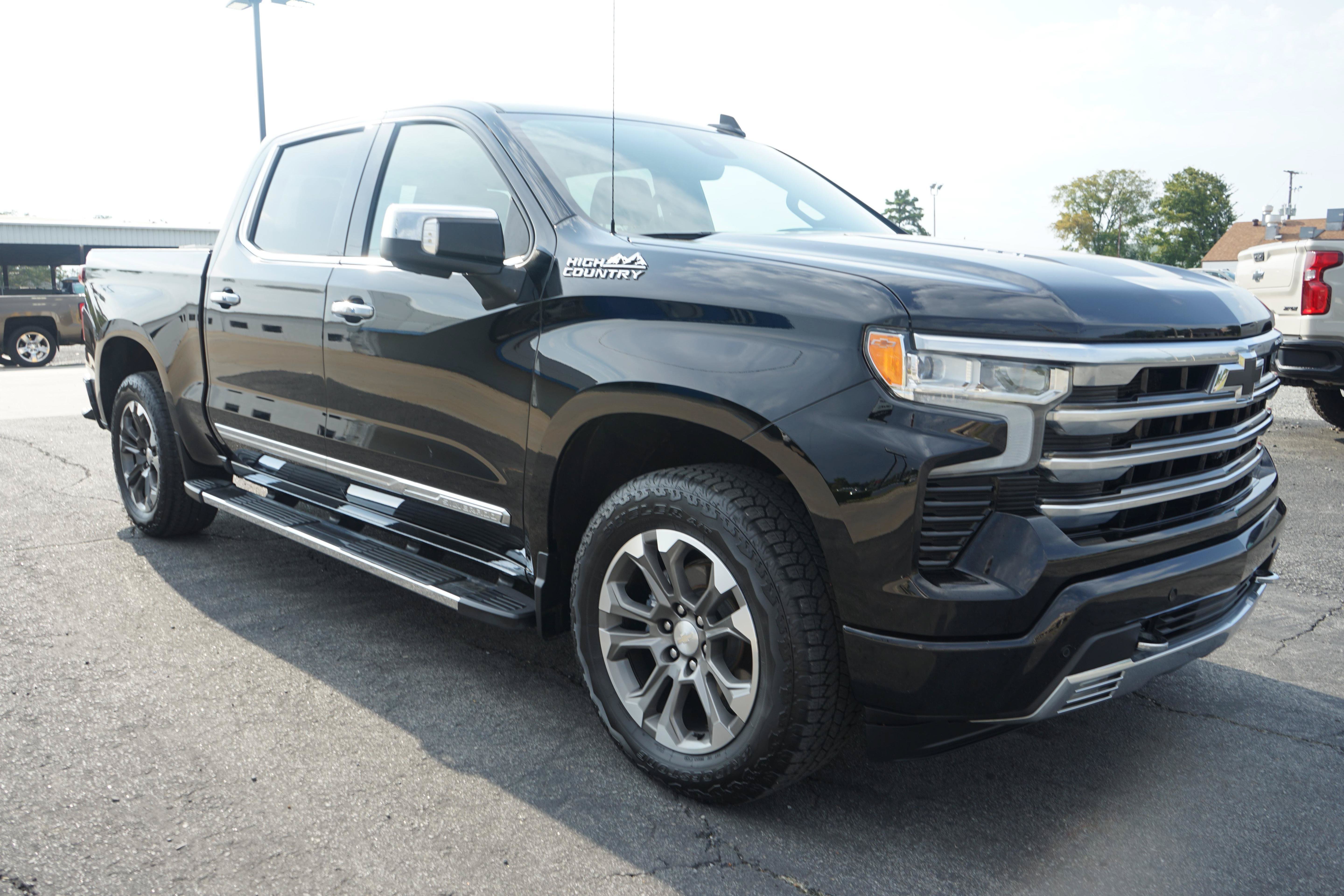 Used 2024 Chevrolet Silverado 1500 High Country w/ Technology Package AWD/4WD image 7