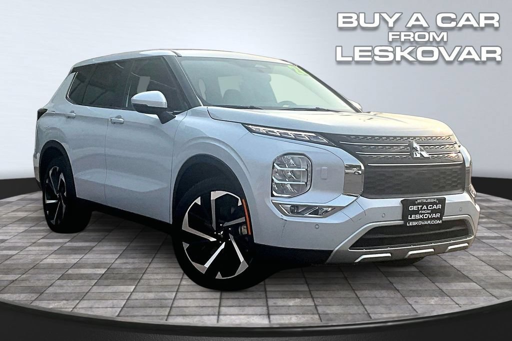 Used 2024 Mitsubishi Outlander SE