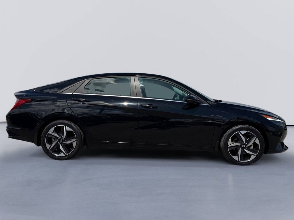 Certified 2023 Hyundai Elantra Limited image 2