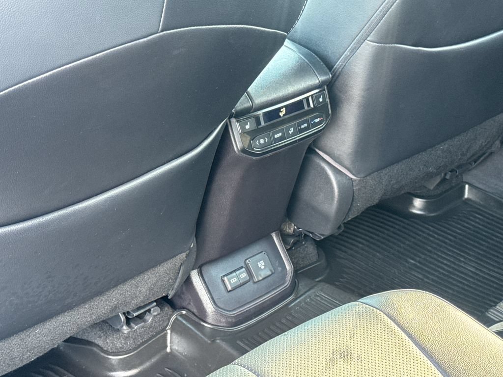 Used 2023 Toyota Highlander Platinum AWD/4WD image 39
