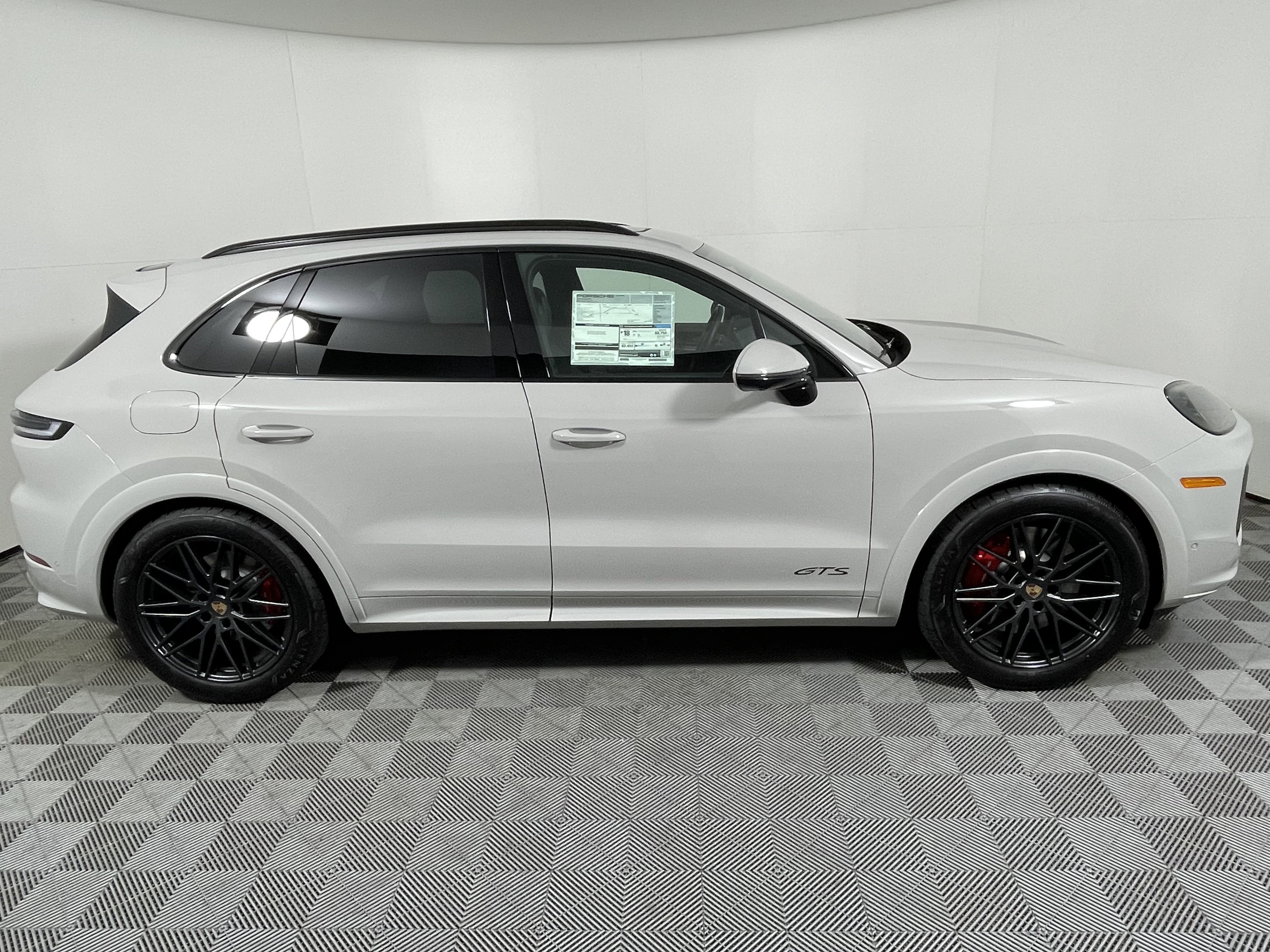 New 2026 Porsche Cayenne GTS image 8