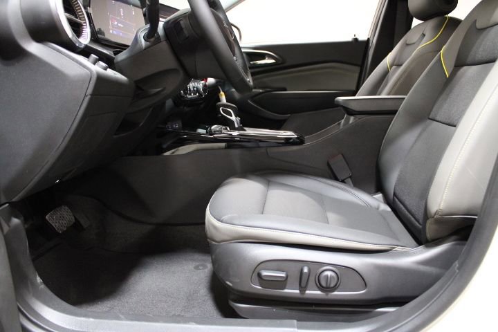 New 2026 Chevrolet Trax ACTIV w/ Driver Confidence Package image 19