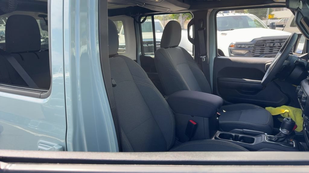 Used 2024 Jeep Wrangler Unlimited Sport AWD/4WD image 15