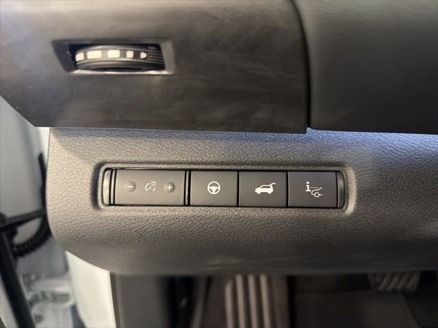 New 2026 Nissan Pathfinder Platinum AWD/4WD image 22