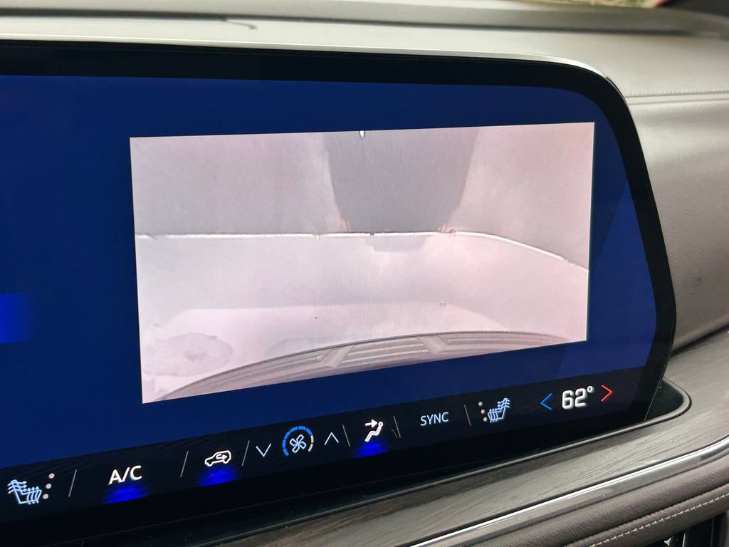 Used 2025 Chevrolet Suburban LT RWD image 42