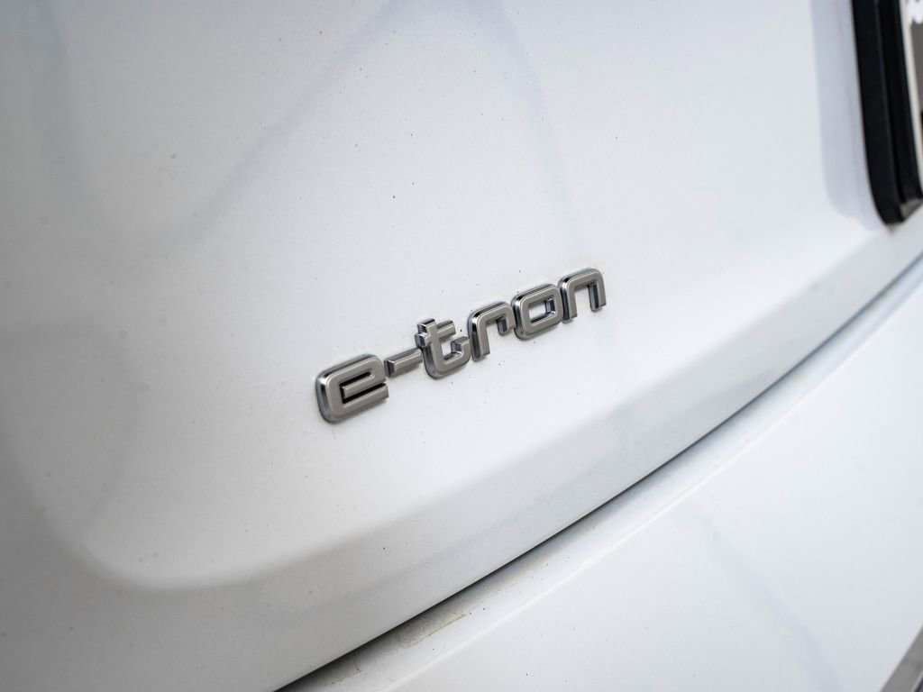 Used 2021 Audi e-tron Premium w/ Convenience Plus Package AWD/4WD image 16