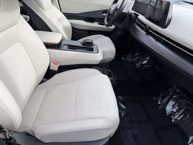 Used 2023 Nissan Ariya AWD image 9