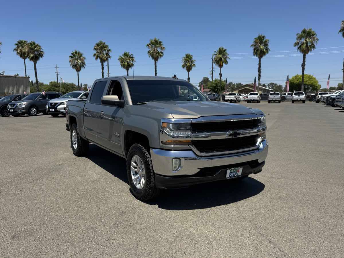Used 2017 Chevrolet Silverado 1500 LT w/ High Desert Package AWD/4WD image 3