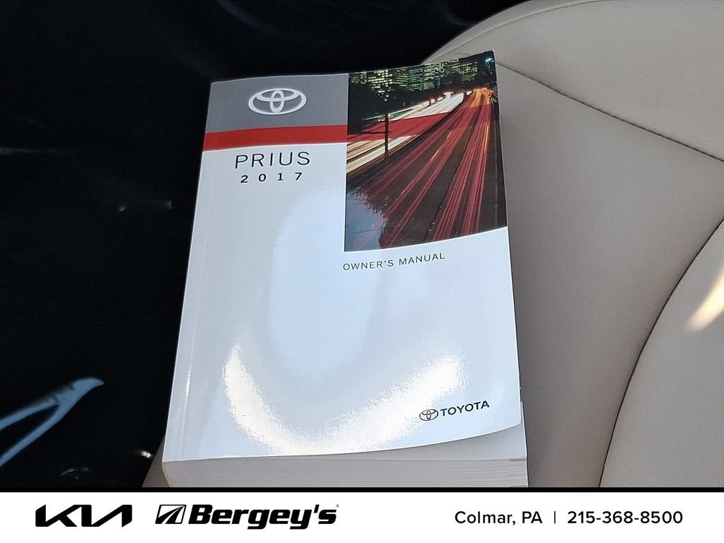 Used 2017 Toyota Prius Four FWD image 27