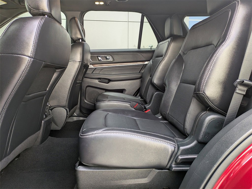 Used 2019 Ford Explorer Limited w/ Ford Safe & Smart Package image 16