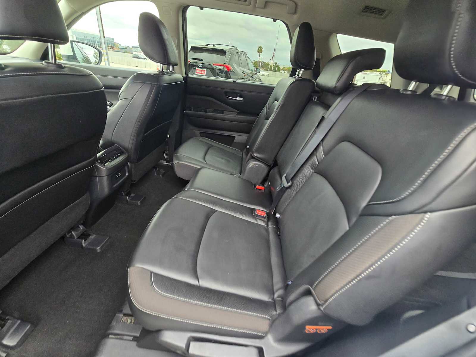 Used 2023 Nissan Pathfinder SL image 20