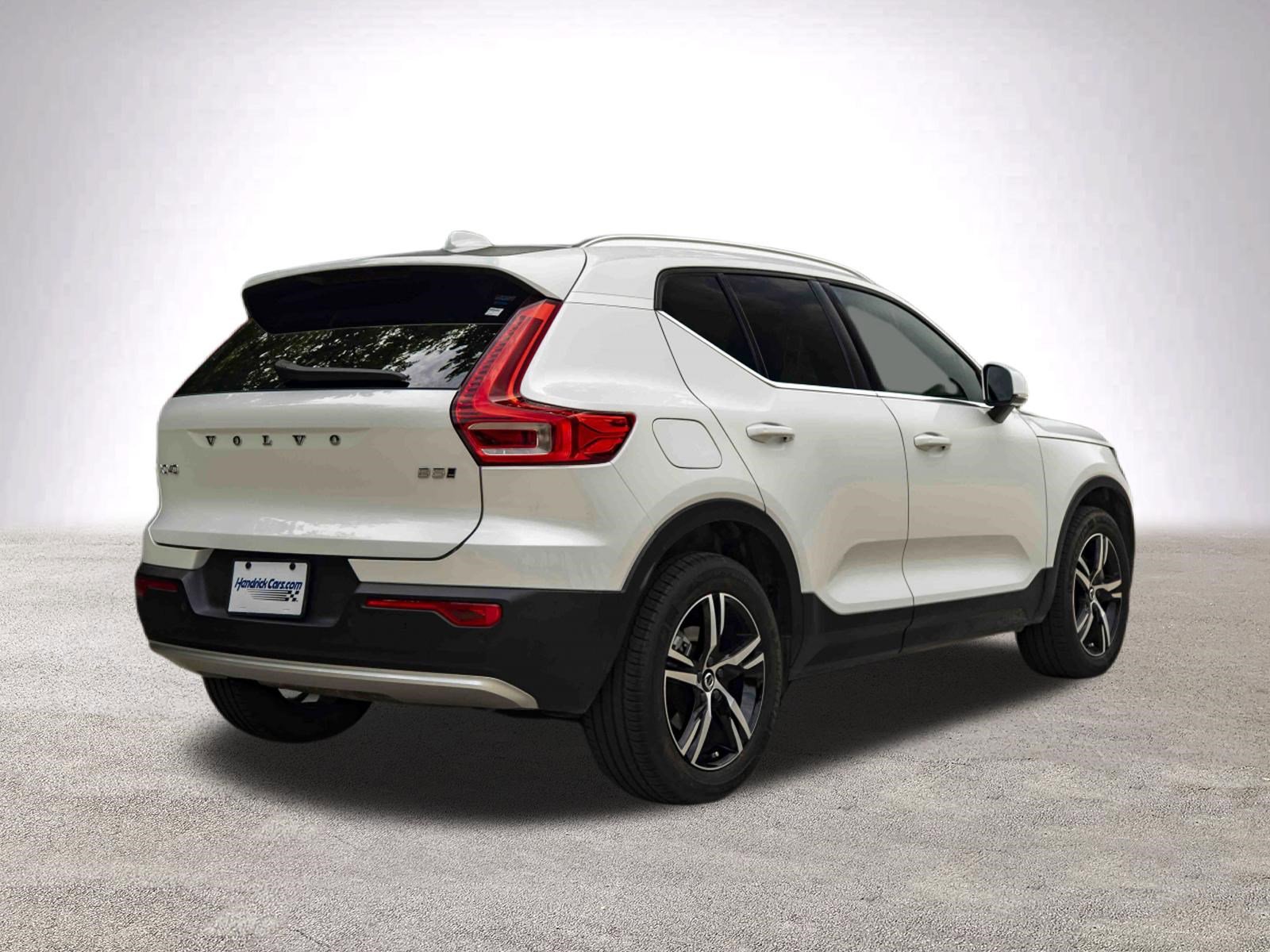 Used 2025 Volvo XC40 B5 Core AWD/4WD image 9