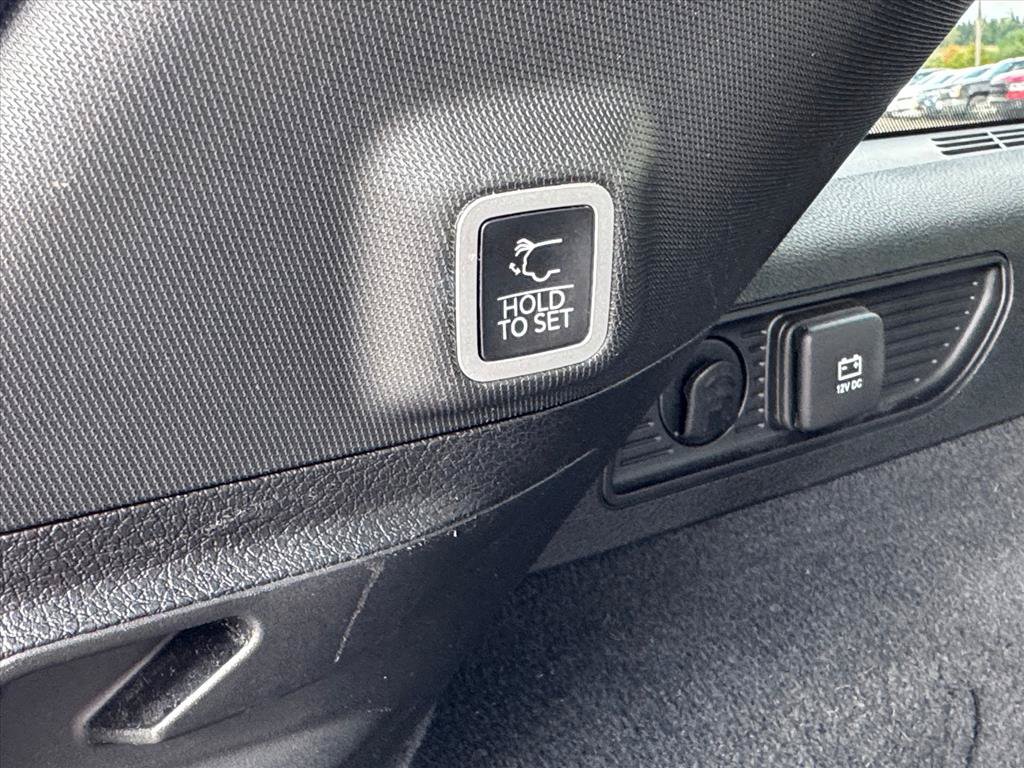 Used 2022 Jeep Grand Cherokee Trailhawk w/ Advanced Protech Group II AWD/4WD image 6