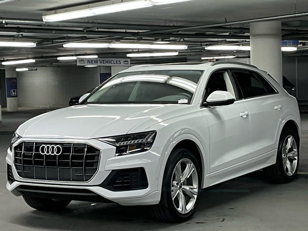 Used 2023 Audi Q8 Premium image 3