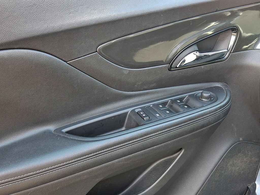 Used 2019 Buick Encore Sport Touring AWD/4WD image 11