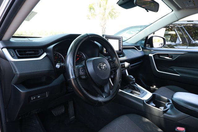 Used 2019 Toyota RAV4 XLE FWD image 25