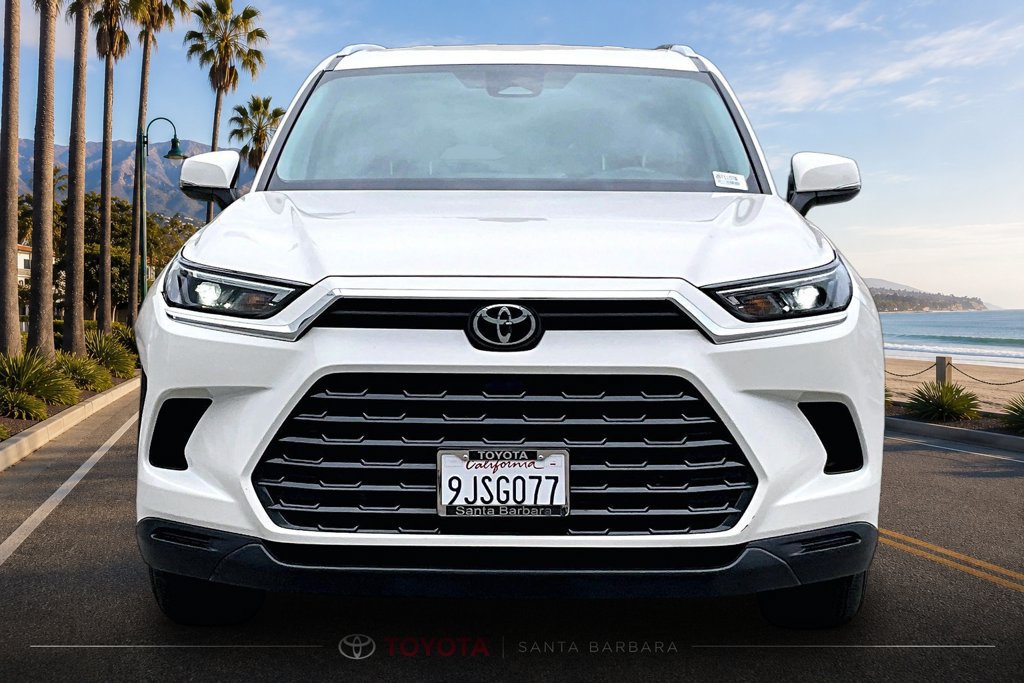Used 2024 Toyota Grand Highlander FWD image 2
