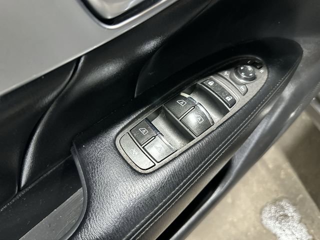 Used 2018 INFINITI Q70 Luxe w/ Cargo Package image 19