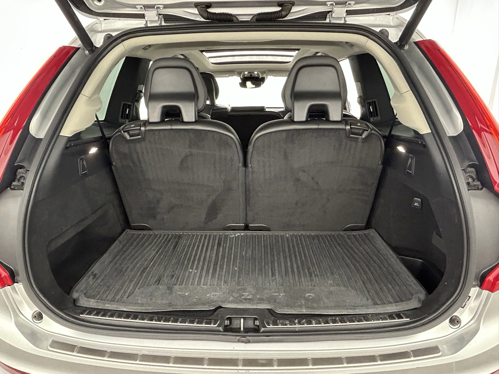 Used 2021 Volvo XC90 T5 Momentum w/ Climate Package image 38