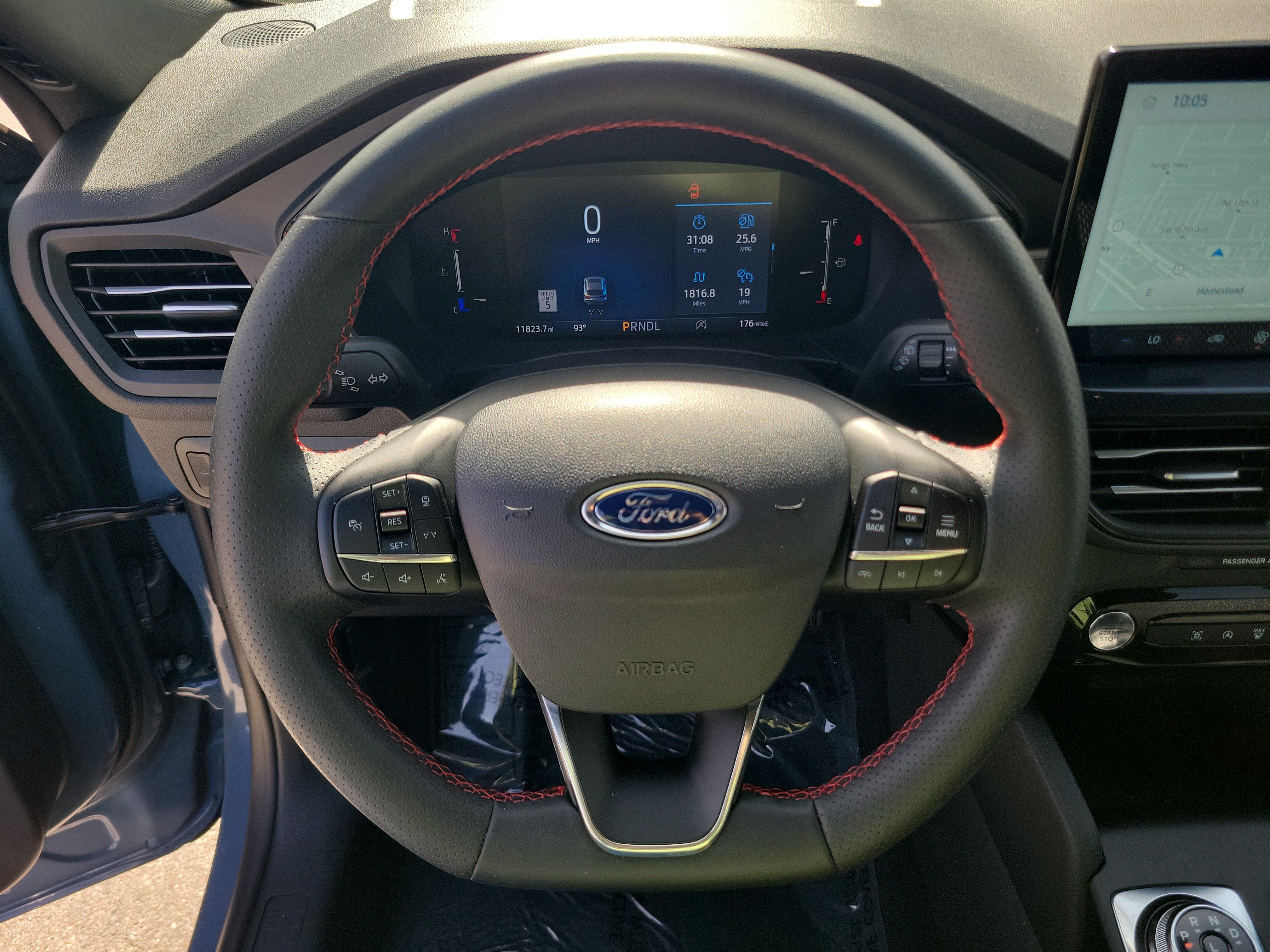 Used 2025 Ford Escape ST-Line w/ Tech Pack #1 FWD image 21