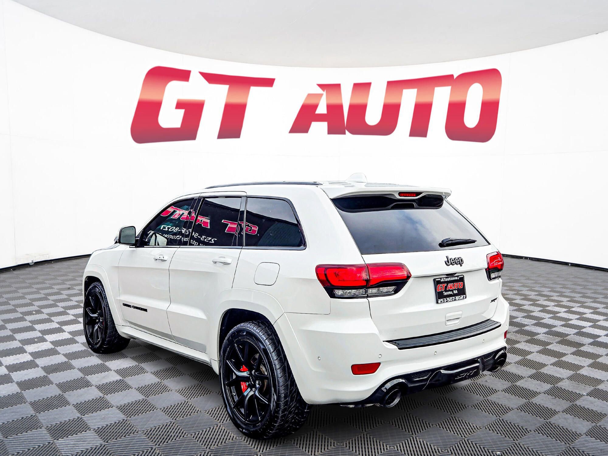 Used 2021 Jeep Grand Cherokee SRT AWD/4WD image 5