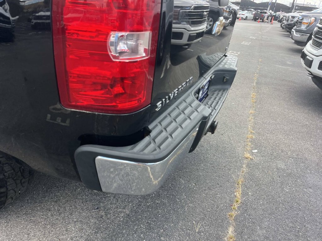 Used 2011 Chevrolet Silverado 1500 W/T w/ LS Package AWD/4WD image 11