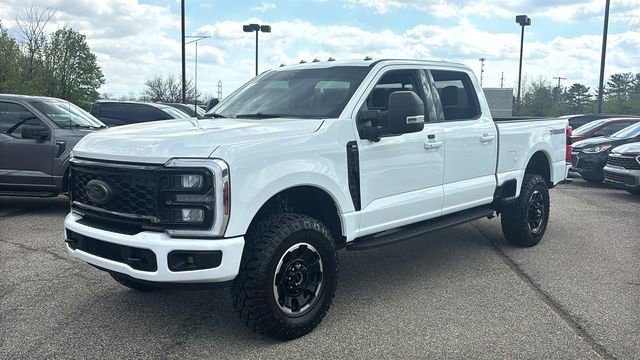Used 2025 Ford F350 XLT w/ Black Appearance Package image 2