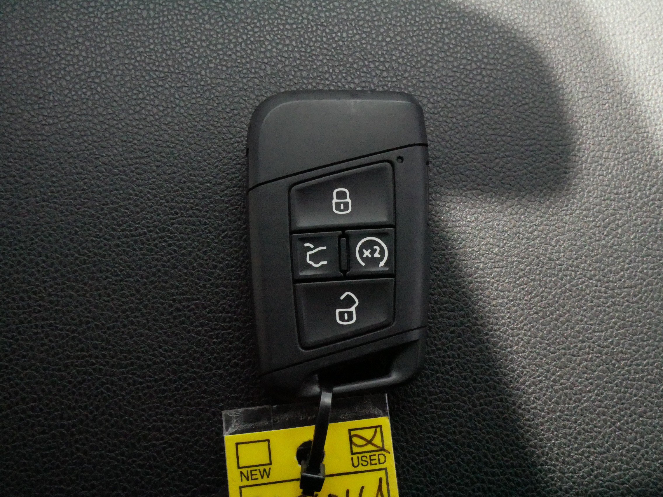 Used 2020 Volkswagen Atlas SEL R-Line AWD/4WD image 30