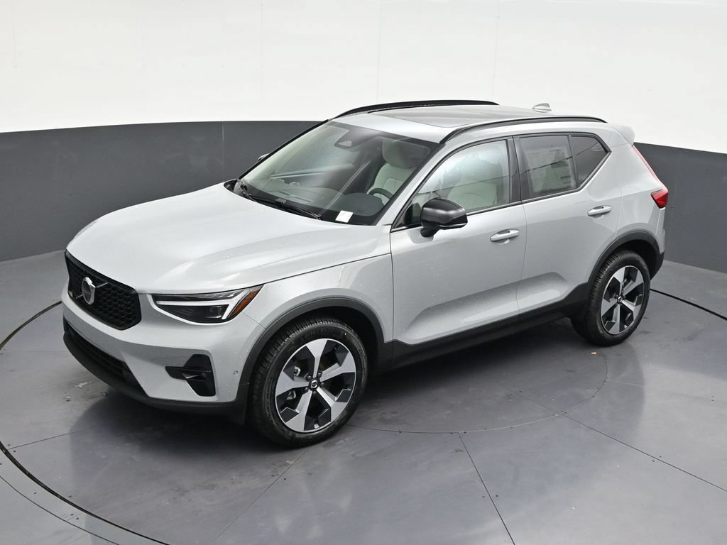 New 2026 Volvo XC40 B5 Plus w/ Protection Package Premier AWD/4WD image 13