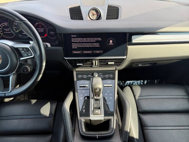 Used 2022 Porsche Cayenne Platinum Edition AWD/4WD image 15