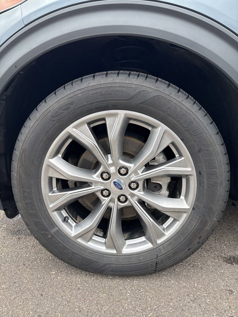 Certified 2022 Ford Explorer XLT w/ Equipment Group 202A AWD/4WD image 22
