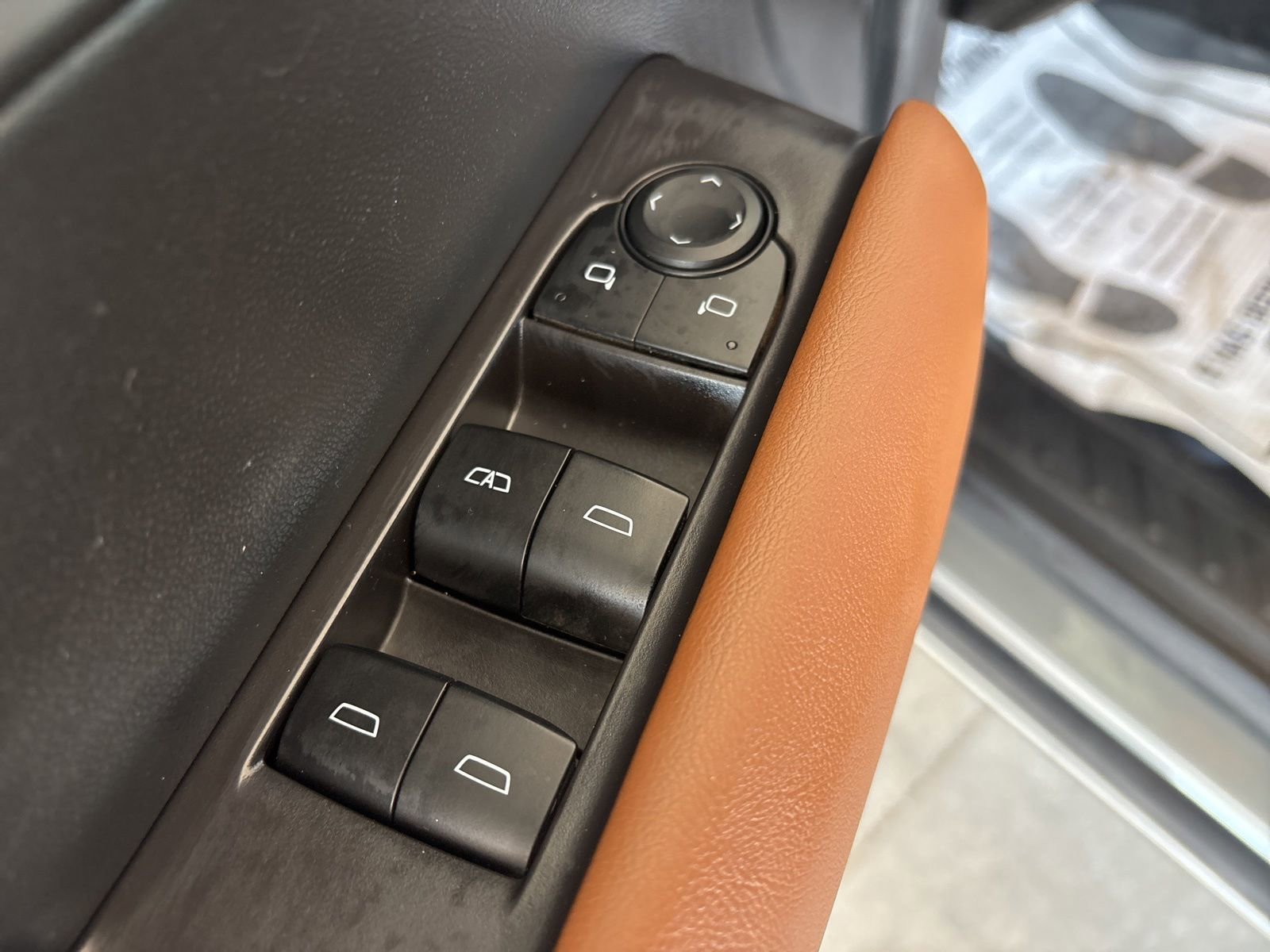 Certified 2025 GMC Canyon AT4 w/ AT4 Premium Package image 11