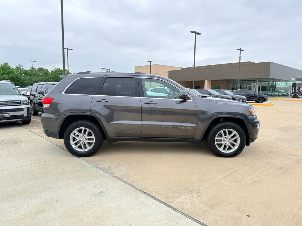 Used 2017 Jeep Grand Cherokee Laredo w/ Quick Order Package 2BE RWD image 4