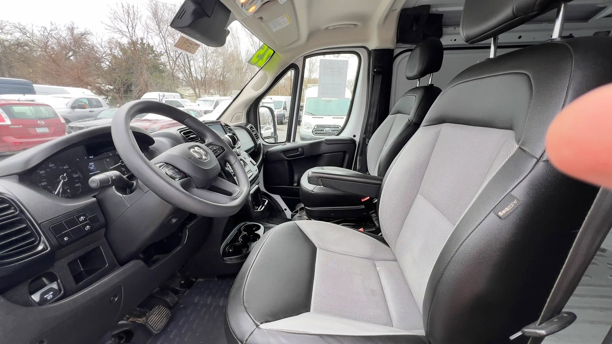 Used 2025 RAM ProMaster 2500 w/ Convenience Group FWD image 25