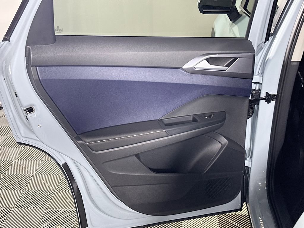 New 2025 Volkswagen Taos SEL image 20