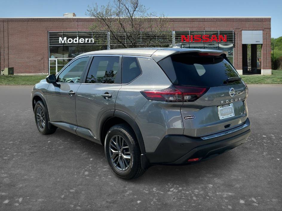 Used 2021 Nissan Rogue S FWD image 2